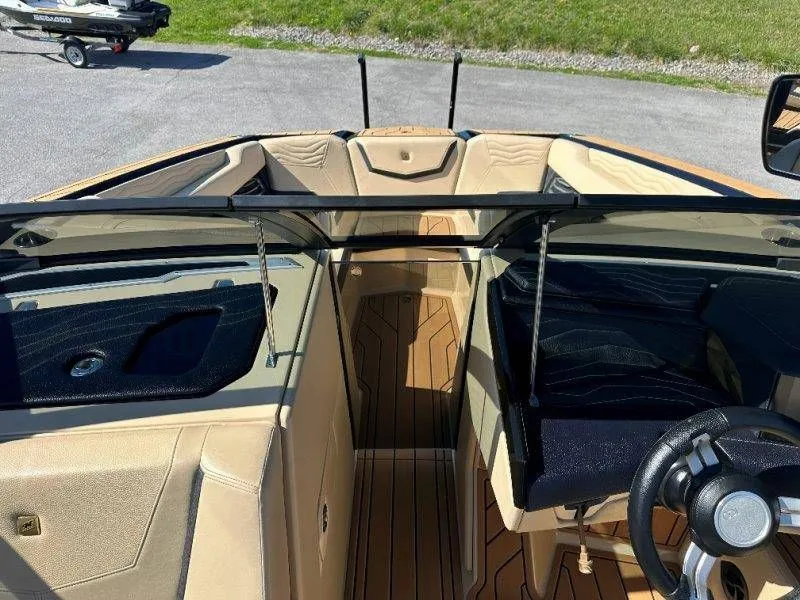 Slide: The Image of Nautique G23 2025 - 36