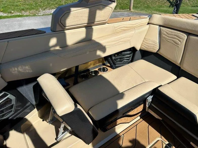 Slide: The Image of Nautique G23 2025 - 37