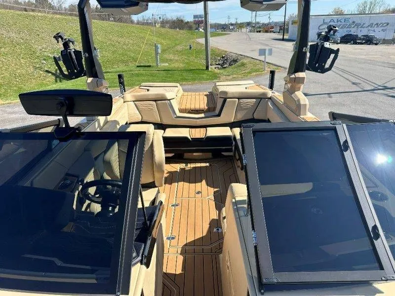 Slide: The Image of Nautique G23 2025 - 44