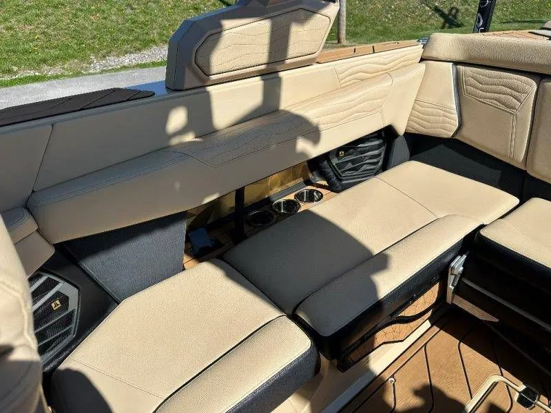 Slide: The Image of Nautique G23 2025 - 46