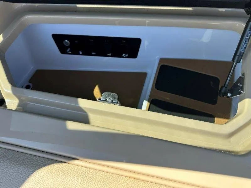 Slide: The Image of Nautique G23 2025 - 50