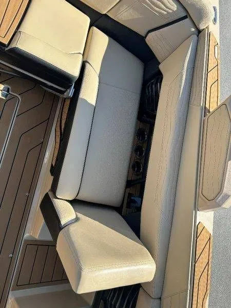 Slide: The Image of Nautique G23 2025 - 51