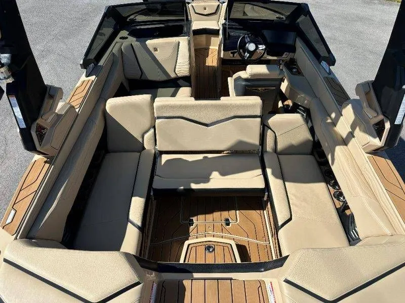 Slide: The Image of Nautique G23 2025 - 55