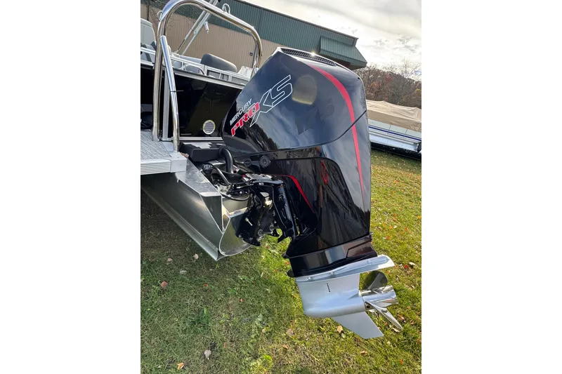 Slide: The Image of 2026 Tahoe Pontoon LTZ Quad Lounger 23 with Mercury Pro XS outboard motor. - 15