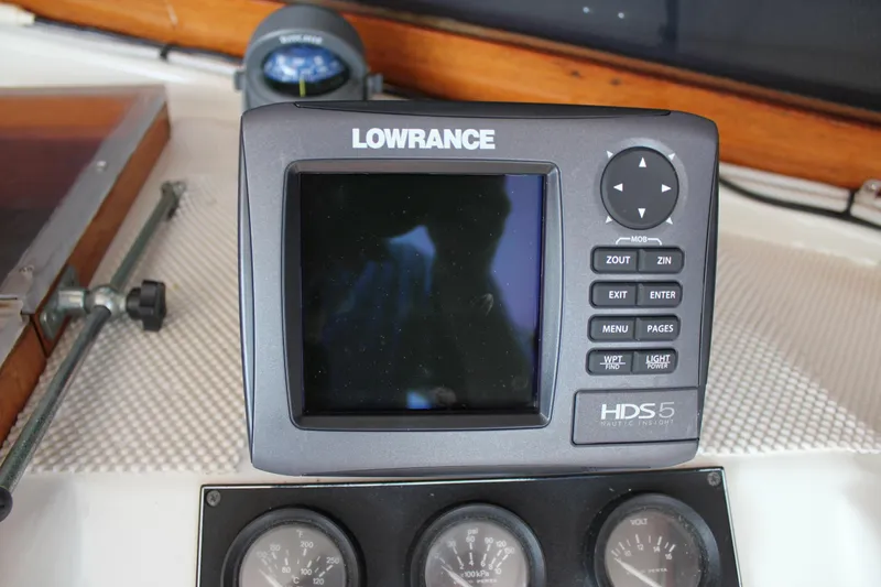 Slide: The Image of Lowrance HDS5 marine GPS on 1988 Cape Dory 28 Hardtop boat dashboard. - 15
