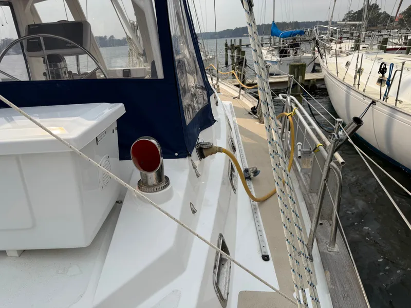 Slide: The Image of Tayana 48 CC 1995 - 111