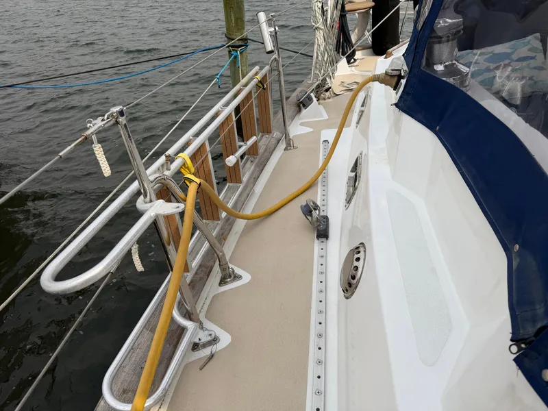 Slide: The Image of Tayana 48 CC 1995 - 127