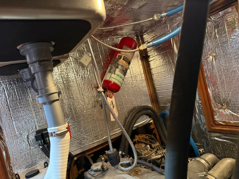 Slide: The Image of Tayana 48 CC 1995 - 135