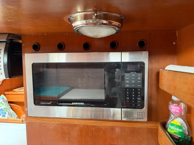 Slide: The Image of Tayana 48 CC 1995 - 24