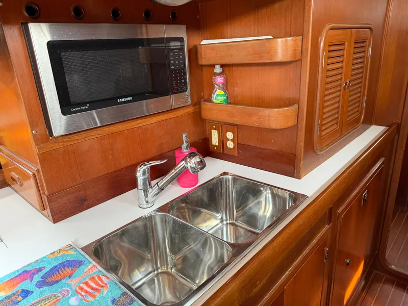 Slide: The Image of Tayana 48 CC 1995 - 26