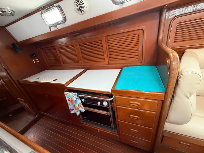 Slide: The Image of Tayana 48 CC 1995 - 33