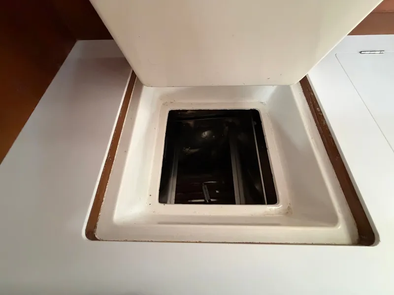 Slide: The Image of Tayana 48 CC 1995 - 37