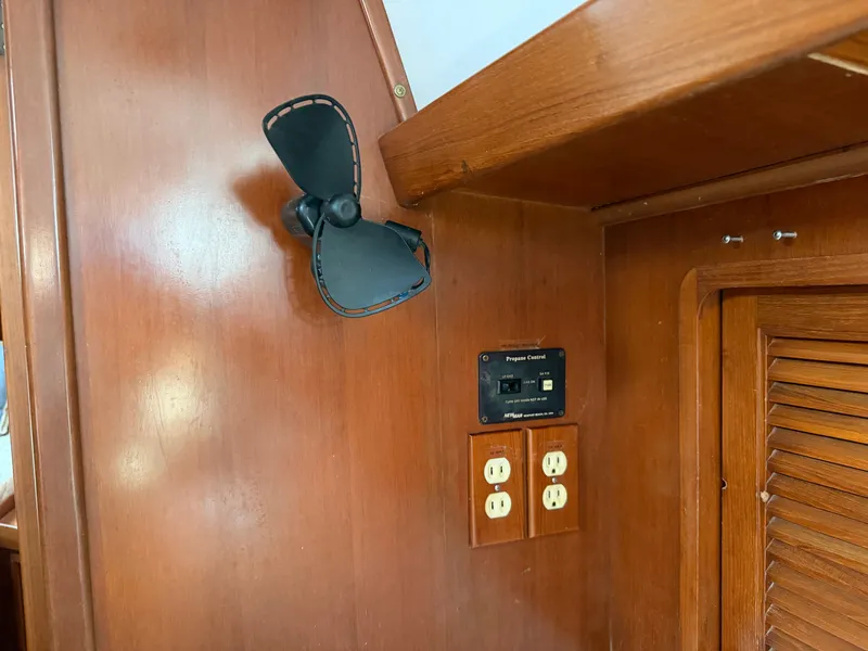 Slide: The Image of Tayana 48 CC 1995 - 39