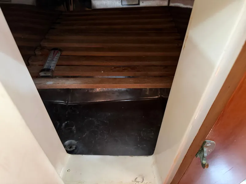 Slide: The Image of Tayana 48 CC 1995 - 42