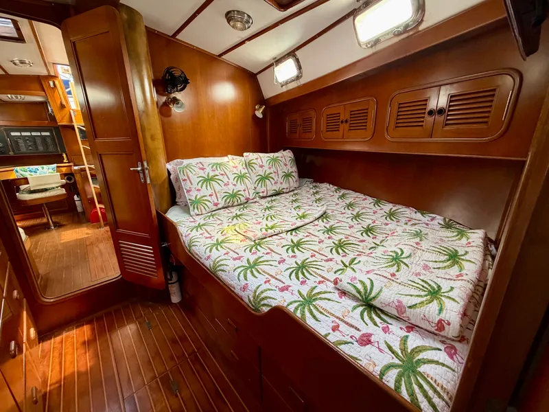 Slide: The Image of Tayana 48 CC 1995 - 65