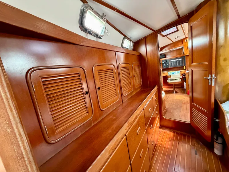 Slide: The Image of Tayana 48 CC 1995 - 66