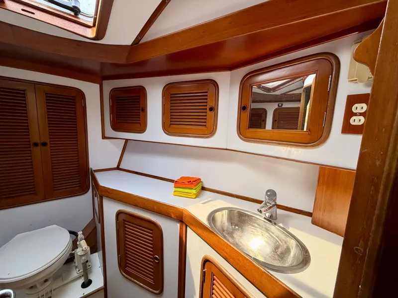 Slide: The Image of Tayana 48 CC 1995 - 73