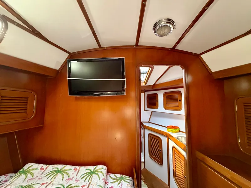 Slide: The Image of Tayana 48 CC 1995 - 79