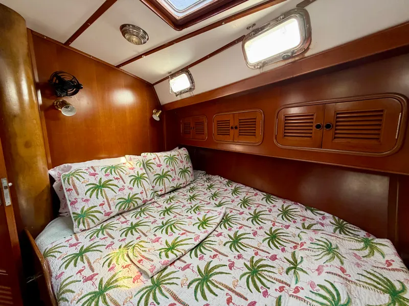 Slide: The Image of Tayana 48 CC 1995 - 80