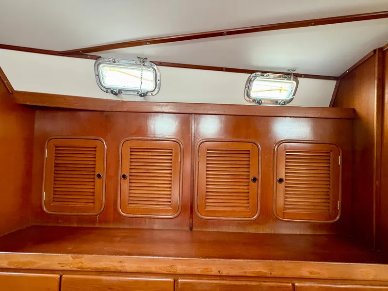 Slide: The Image of Tayana 48 CC 1995 - 83