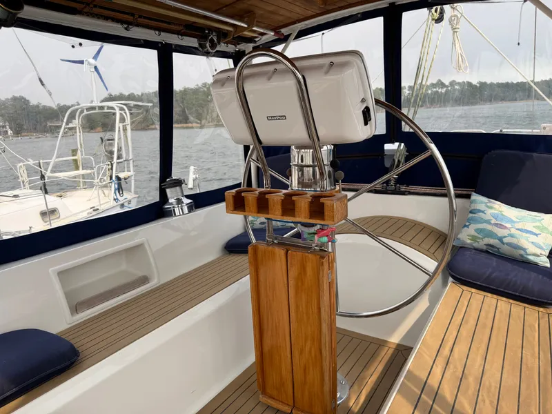 Slide: The Image of Tayana 48 CC 1995 - 85