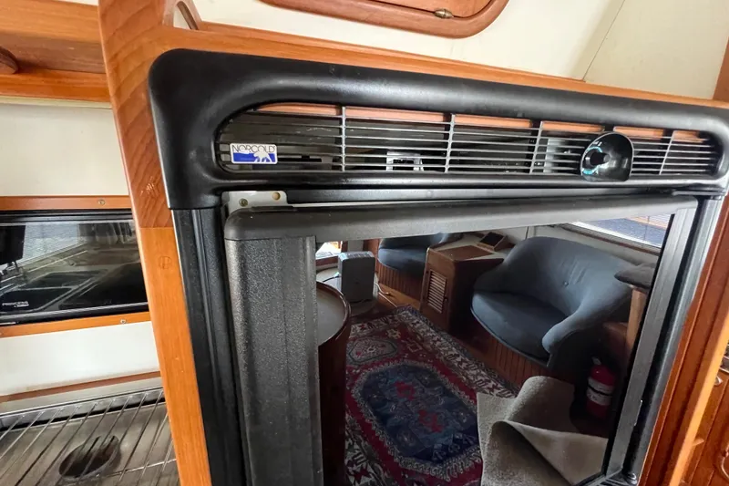 Slide: The Image of Wooden interior of 1989 Hans Christian INDEPENDENCE 45 TRAWLER with TankWatch alert system. - 83