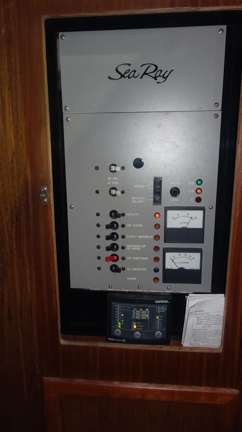 Slide: The Image of Control panel of 1987 Sea Ray 340 Sundancer. - 15