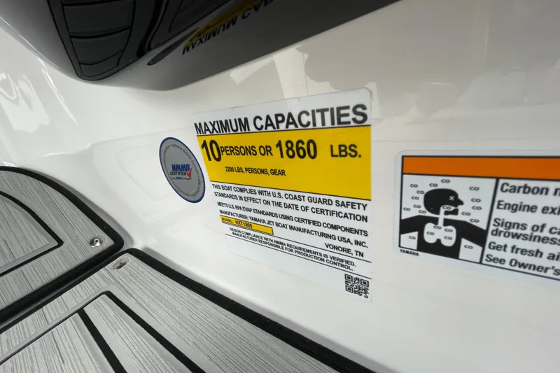 Slide: The Image of 2026 Yamaha Boats 222S capacity label, maximum 10 persons or 1860 lbs, safety compliance. - 13