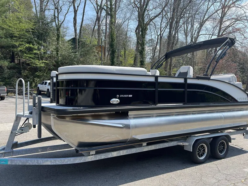 Slide: The Image of Harris Cruiser 210 2026 - 4