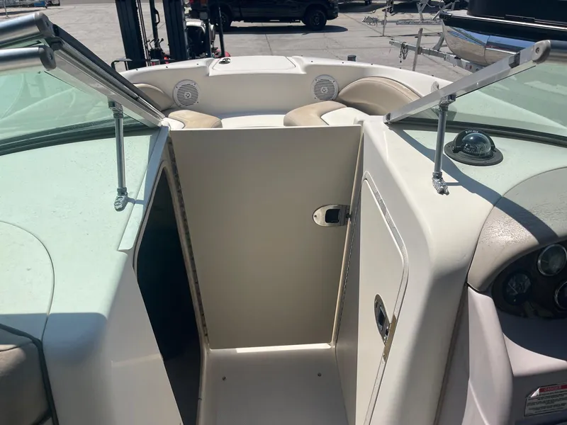 Slide: The Image of Sea Ray Sundeck 200 2003 - 1