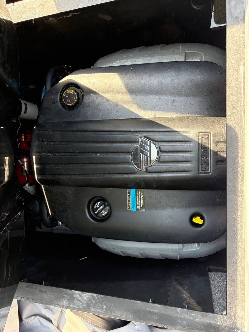 Slide: The Image of Malibu Wakesetter 22 LSV 2023 - 10