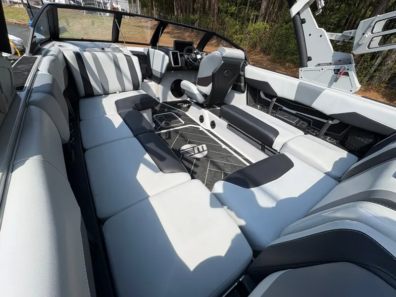 Slide: The Image of Malibu Wakesetter 22 LSV 2023 - 6