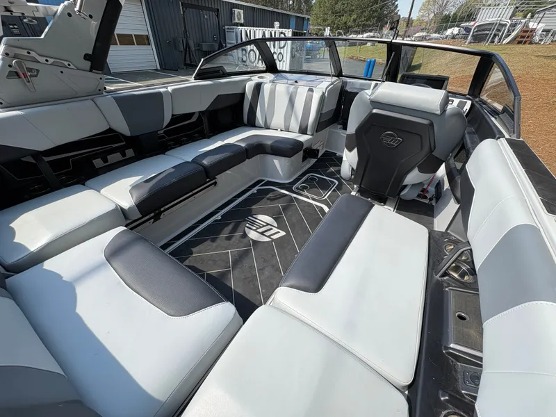 Slide: The Image of Malibu Wakesetter 22 LSV 2023 - 7