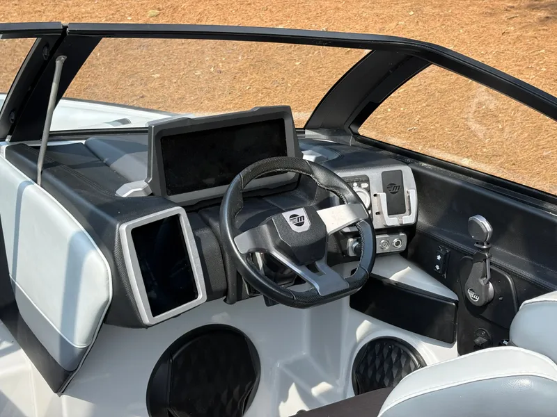 Slide: The Image of Malibu Wakesetter 22 LSV 2023 - 8