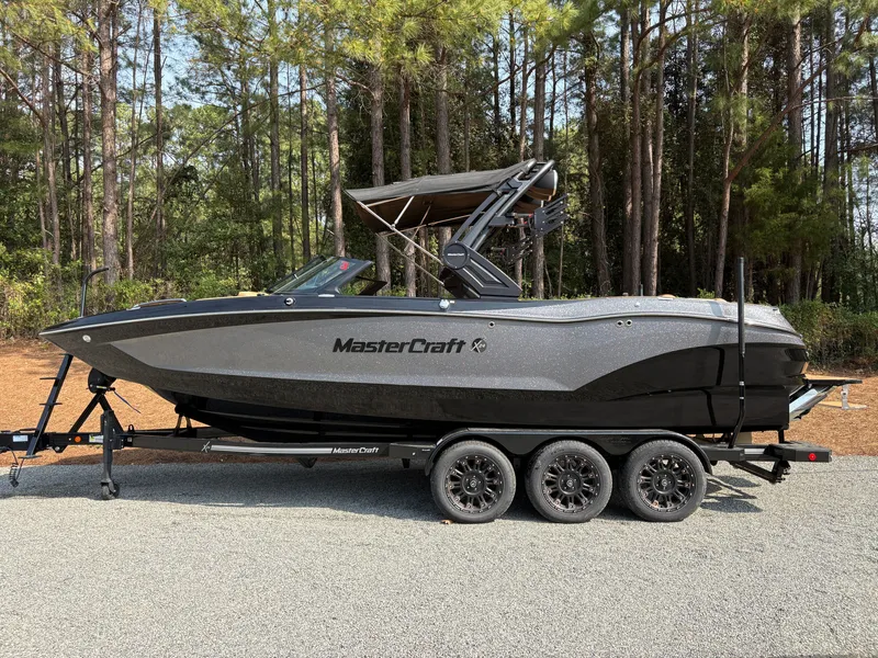 The Image of MasterCraft X24 2024 - 1