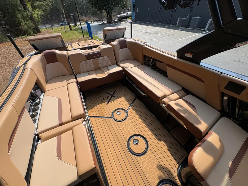 Slide: The Image of MasterCraft X24 2024 - 10