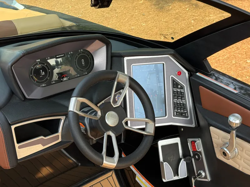 Slide: The Image of MasterCraft X24 2024 - 11