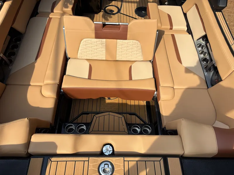 Slide: The Image of MasterCraft X24 2024 - 16