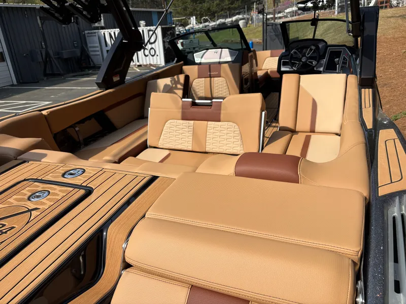 Slide: The Image of MasterCraft X24 2024 - 17