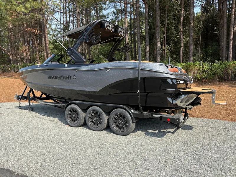 Slide: The Image of MasterCraft X24 2024 - 3