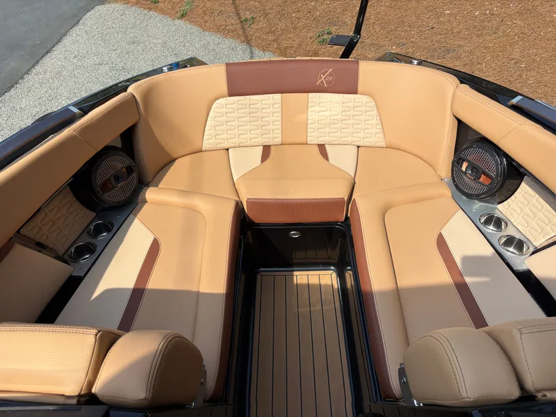 Slide: The Image of MasterCraft X24 2024 - 9