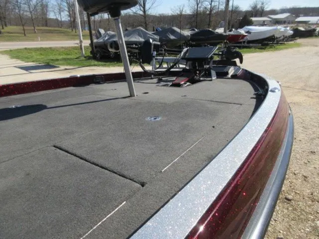 Slide: The Image of Ranger Z520C / Evinrude 250 / Warranty / Locators / Troll 2015 - 10