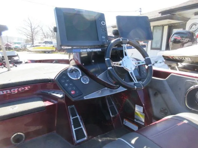 Slide: The Image of Ranger Z520C / Evinrude 250 / Warranty / Locators / Troll 2015 - 13