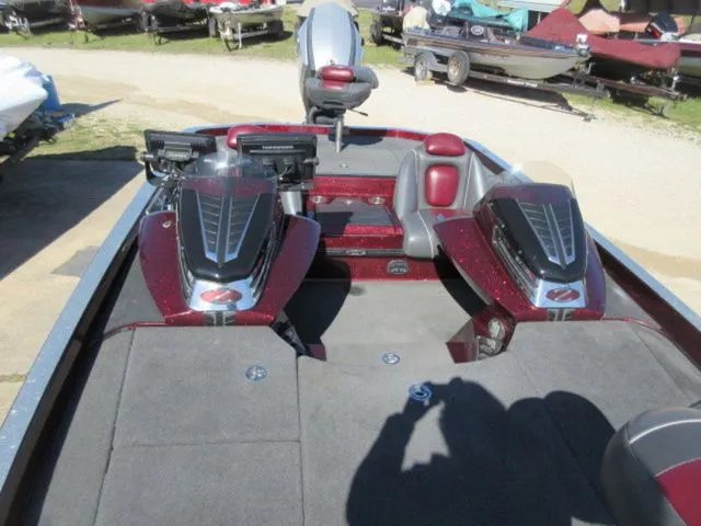 Slide: The Image of Ranger Z520C / Evinrude 250 / Warranty / Locators / Troll 2015 - 16