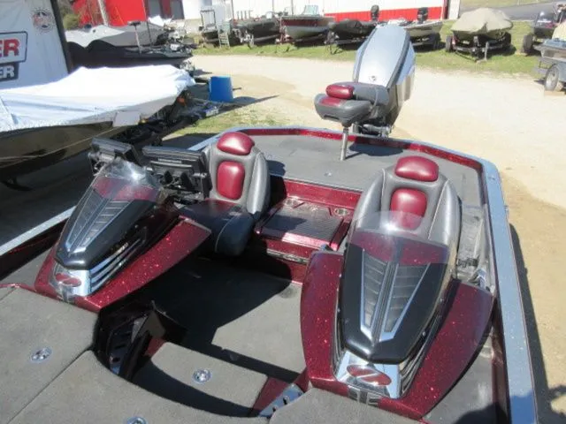 Slide: The Image of Ranger Z520C / Evinrude 250 / Warranty / Locators / Troll 2015 - 18