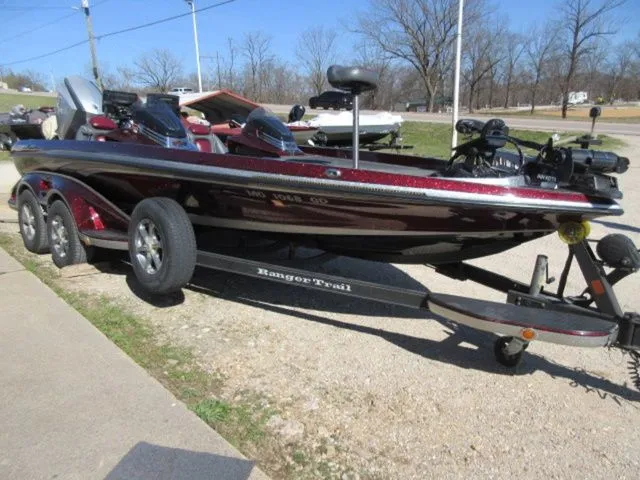 Slide: The Image of Ranger Z520C / Evinrude 250 / Warranty / Locators / Troll 2015 - 6