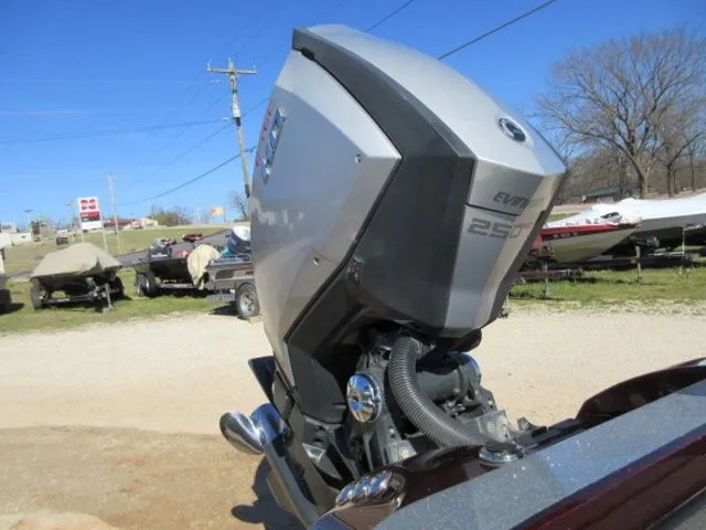 Slide: The Image of Ranger Z520C / Evinrude 250 / Warranty / Locators / Troll 2015 - 7