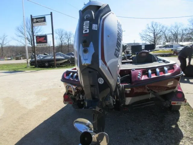 Slide: The Image of Ranger Z520C / Evinrude 250 / Warranty / Locators / Troll 2015 - 8