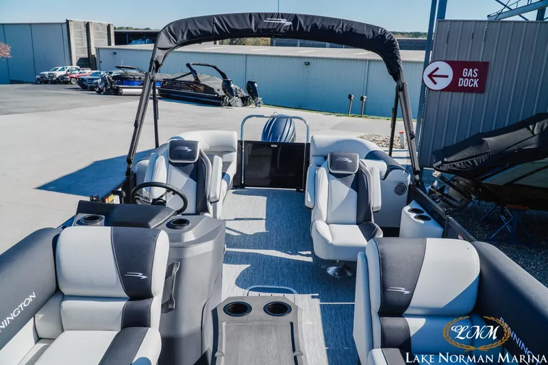 Slide: The Image of 2026 Bennington 22SSR pontoon boat interior at Lake Norman Marina. - 13