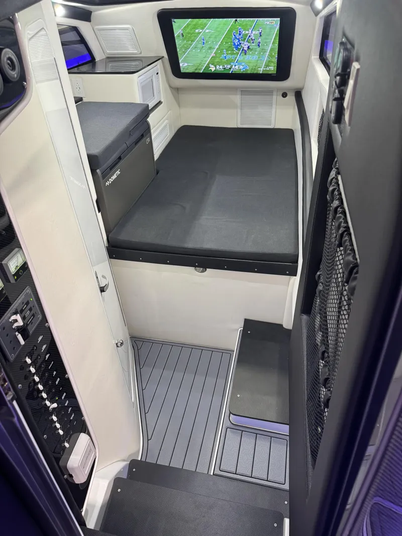 Slide: The Image of Nor-Tech 452 Super Fish 2026 - 10